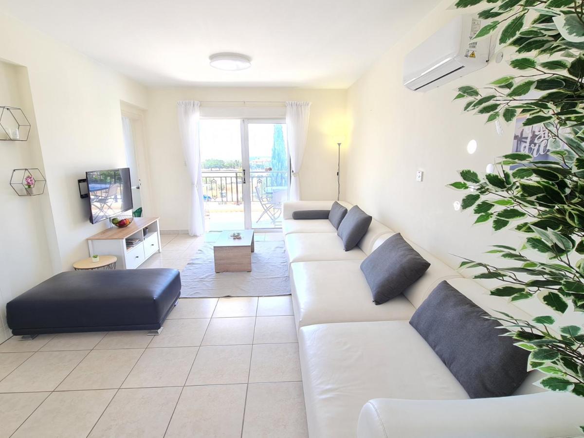 Stunning Views' Apartment With Pool Пафос Екстериор снимка
