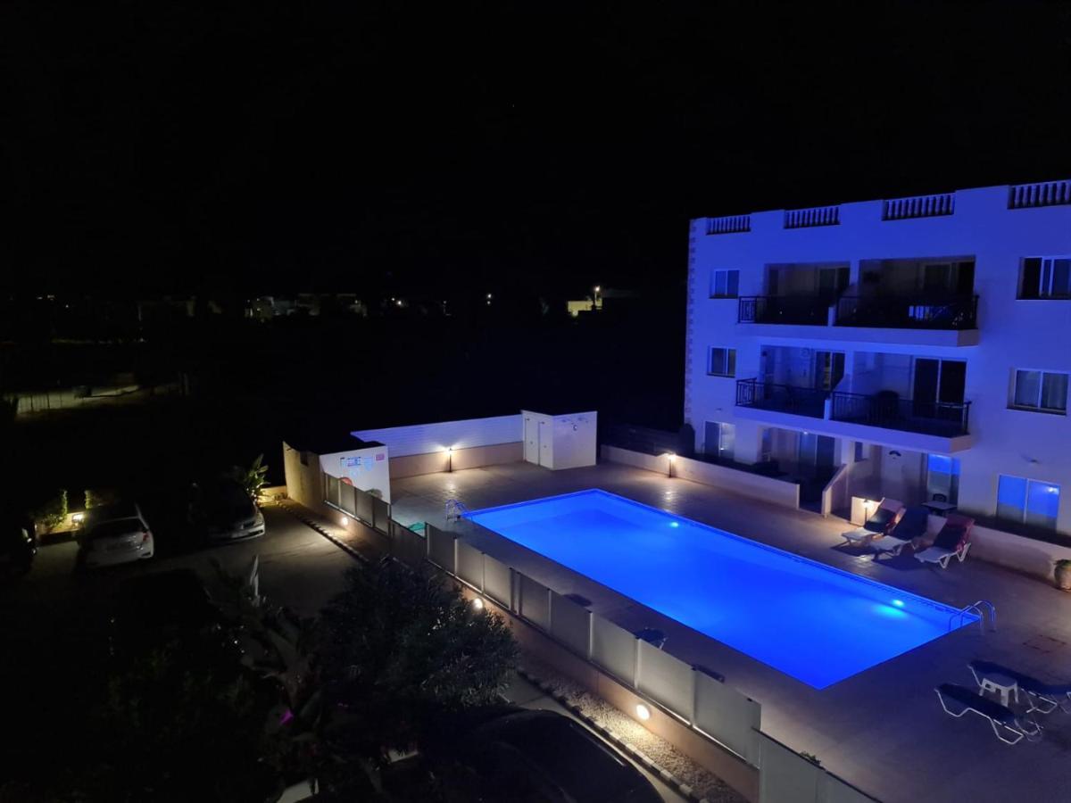 Stunning Views' Apartment With Pool Пафос Екстериор снимка